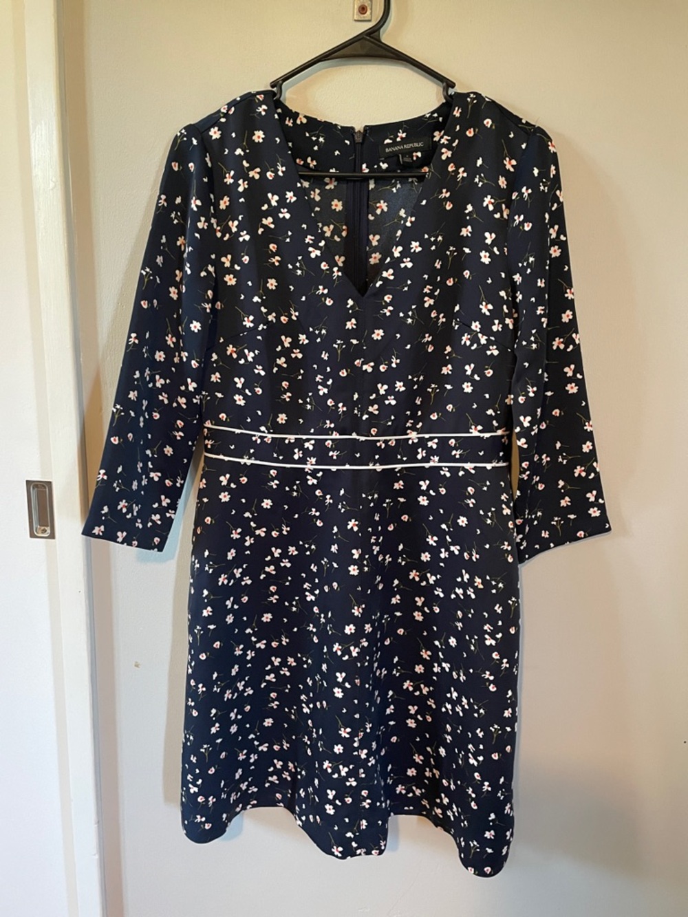 Banana Republic Navy Floral Long-Sleeve V-Neck Dress